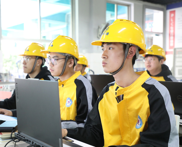 平顶山电工技术培训学校地址？